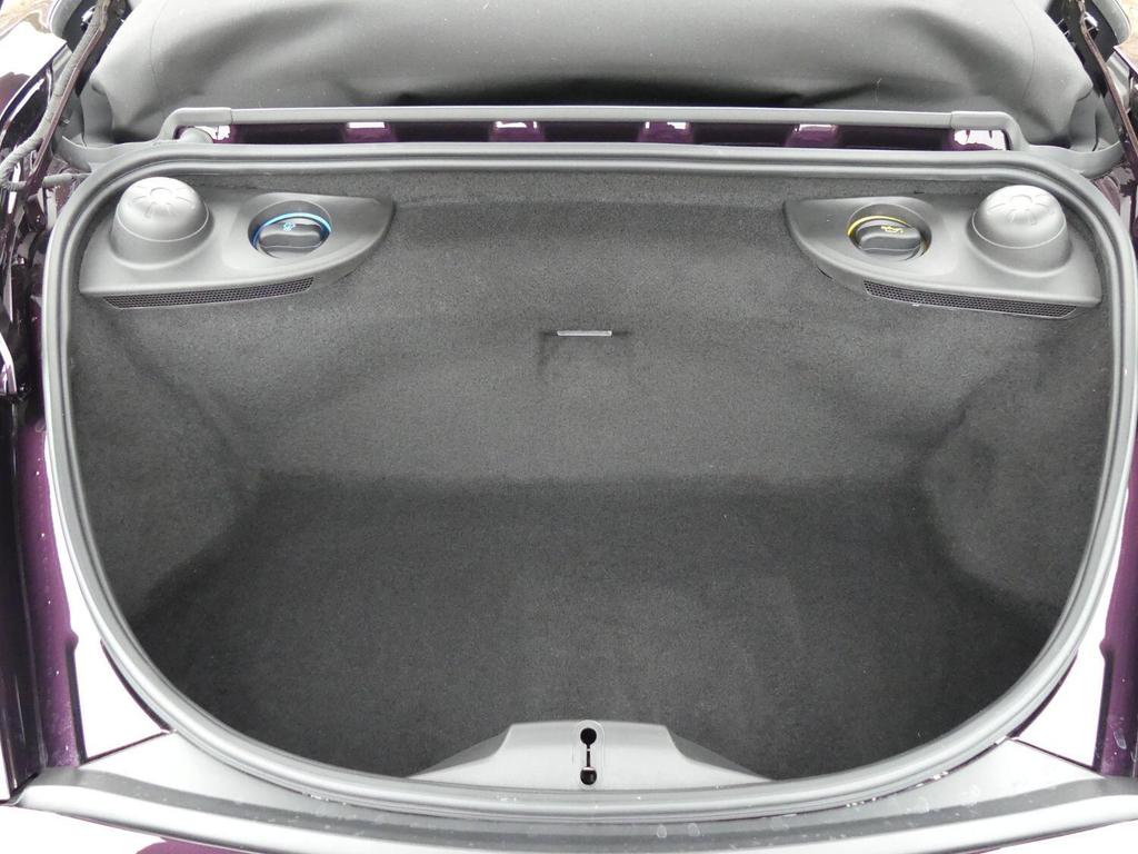Image of trunk/boot