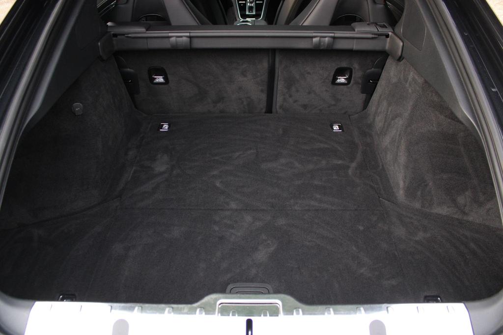 Image of trunk/boot